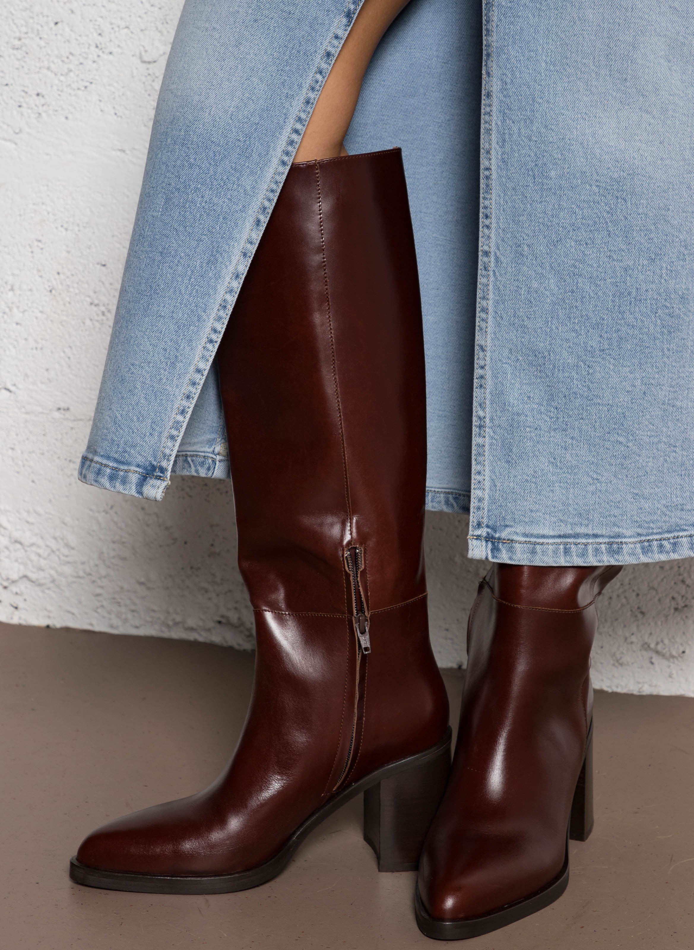 DICKINSON - Bottes à talons en cuir| Marron