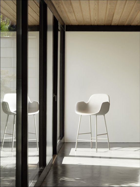 Normann Copenhagen Form Armchair barkruk 75cm creme