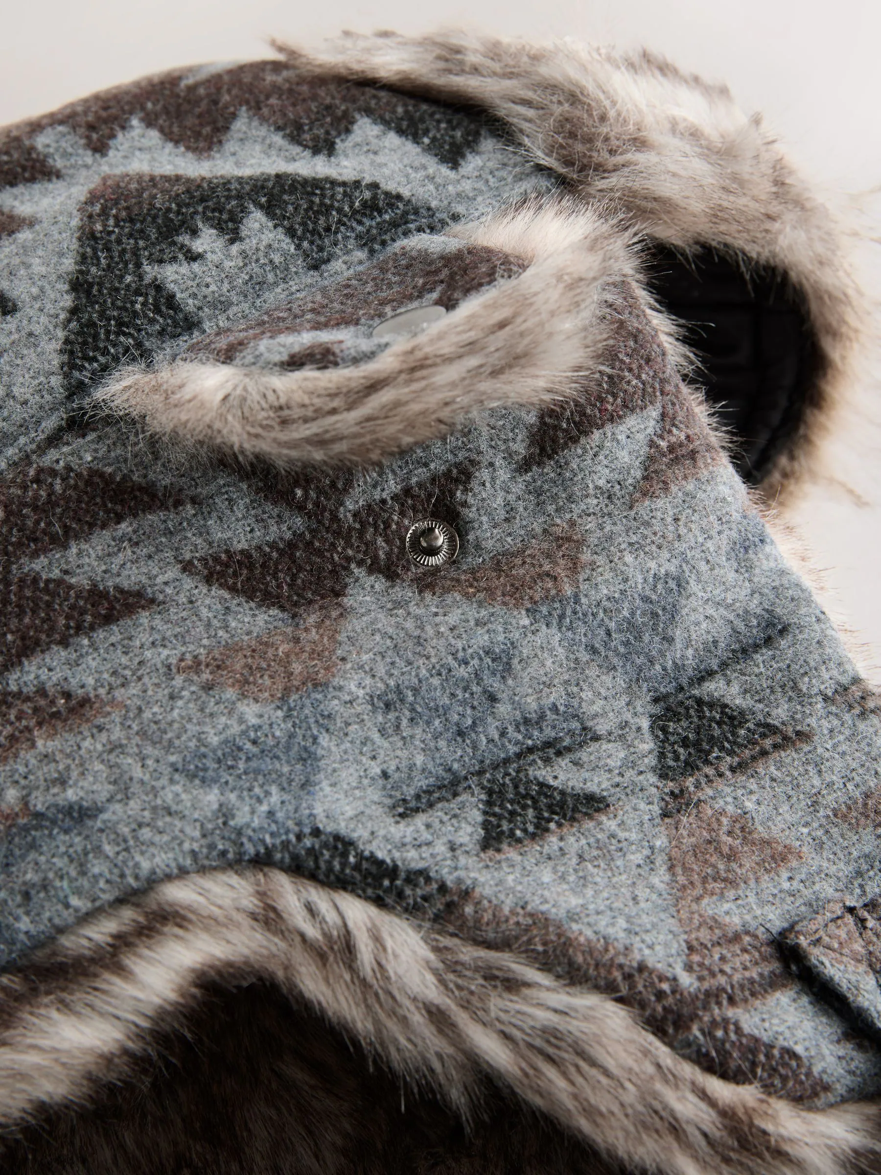 Grey Navajo Style - Wintermuts