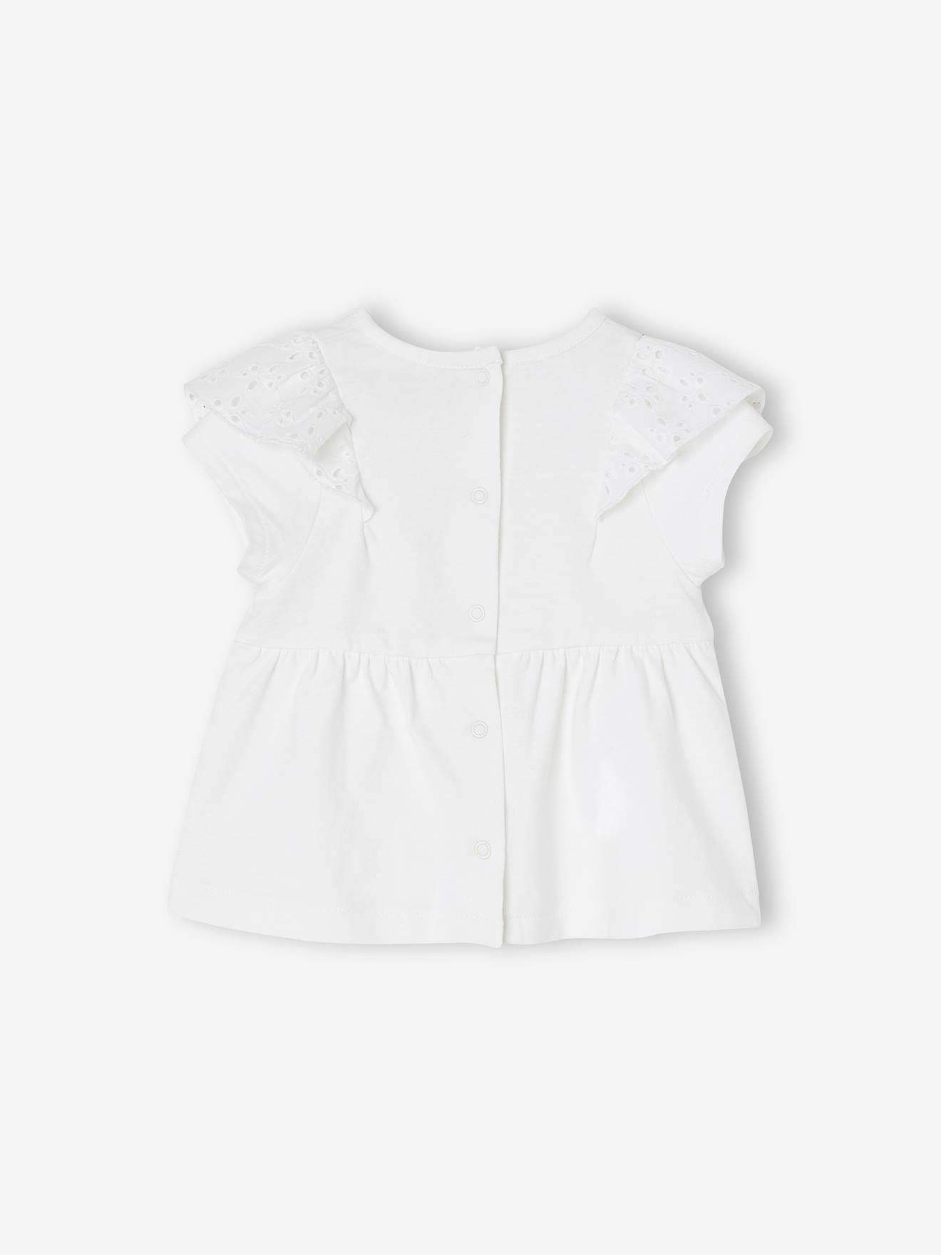 Camiseta branca para bebê com babados bordados em estilo inglês.