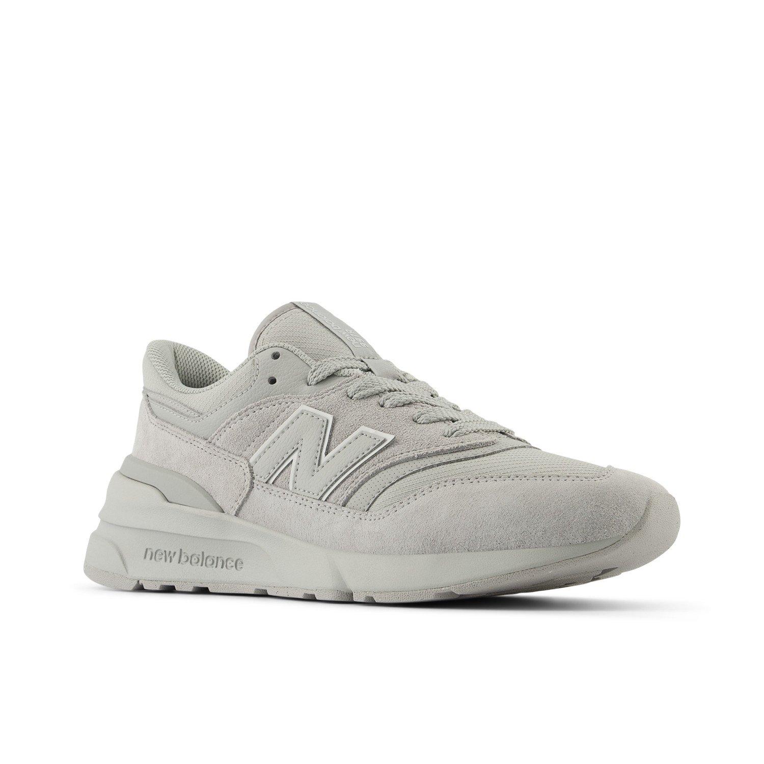 New Balance 977R Trainers