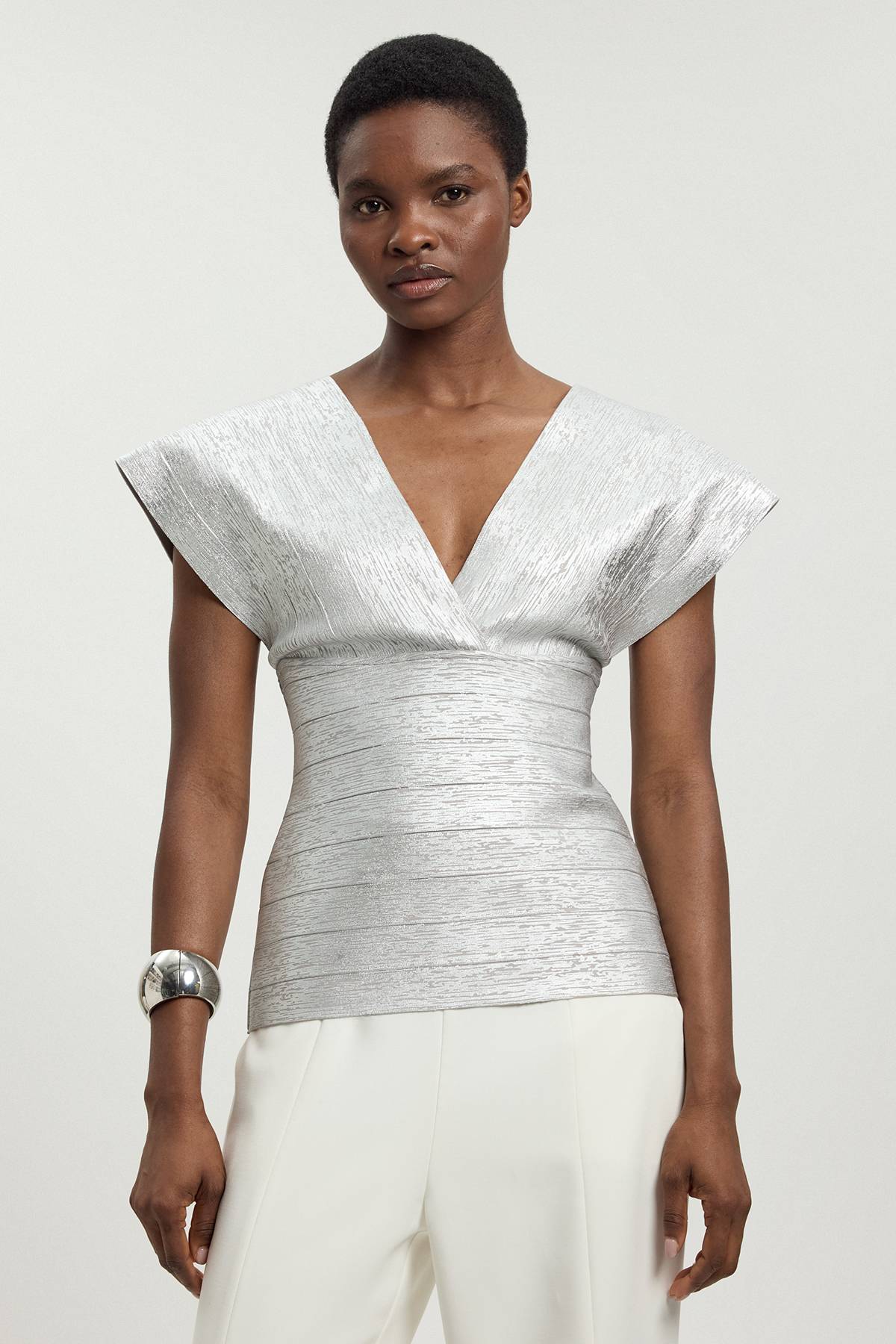 KarenMillen Haut À Manches Ailes D'ange Et Bandes Sculptantes Effet Métallisé