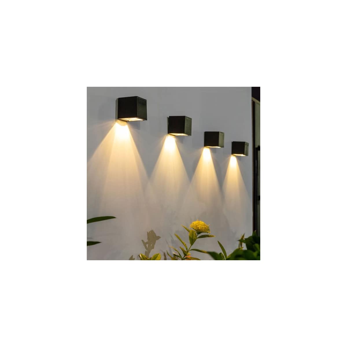 Vegglampe med solcelleladning 8x8x8cm