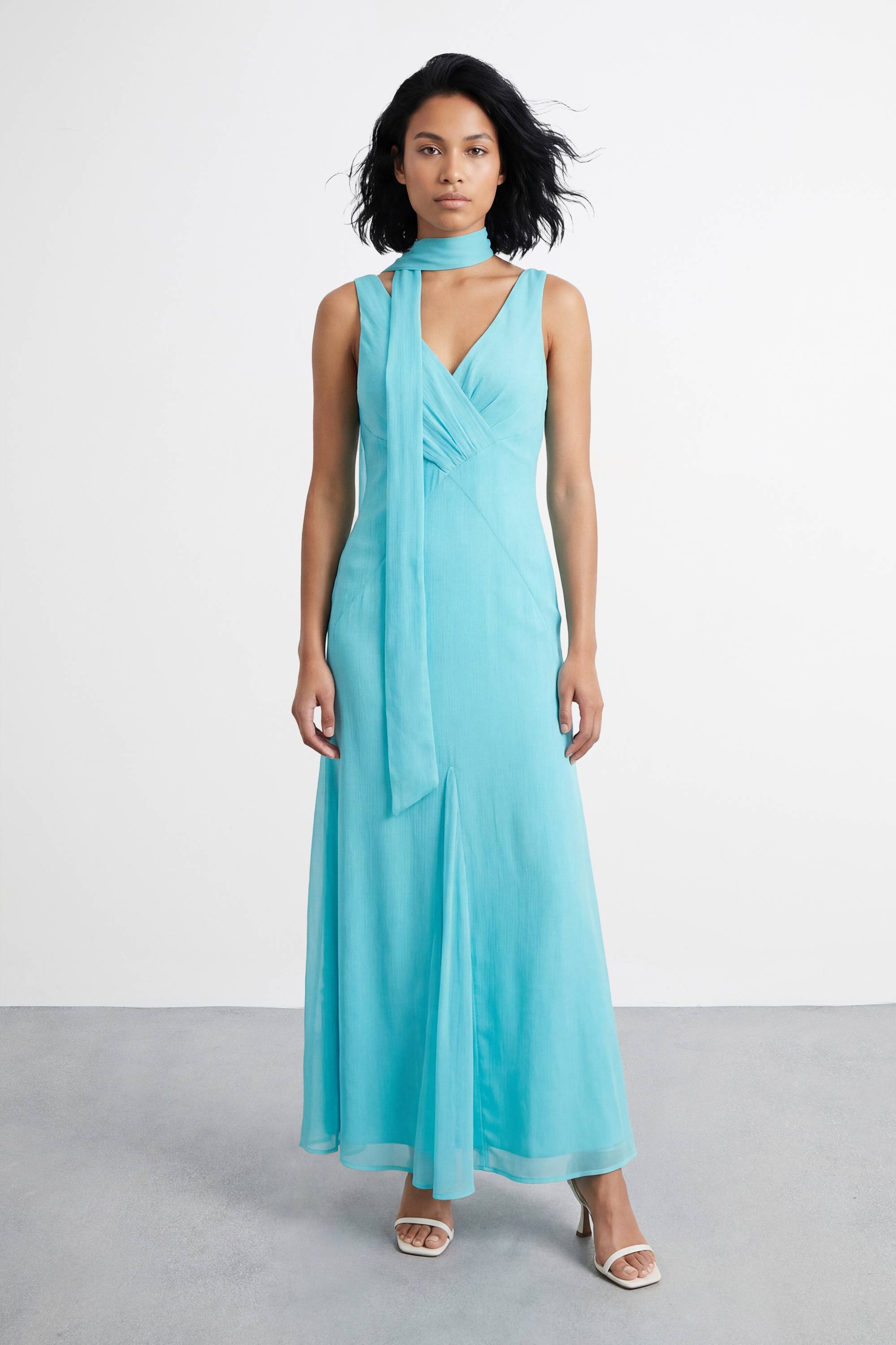 Warehouse Robe Longue À Col V Avec Détail Foulard