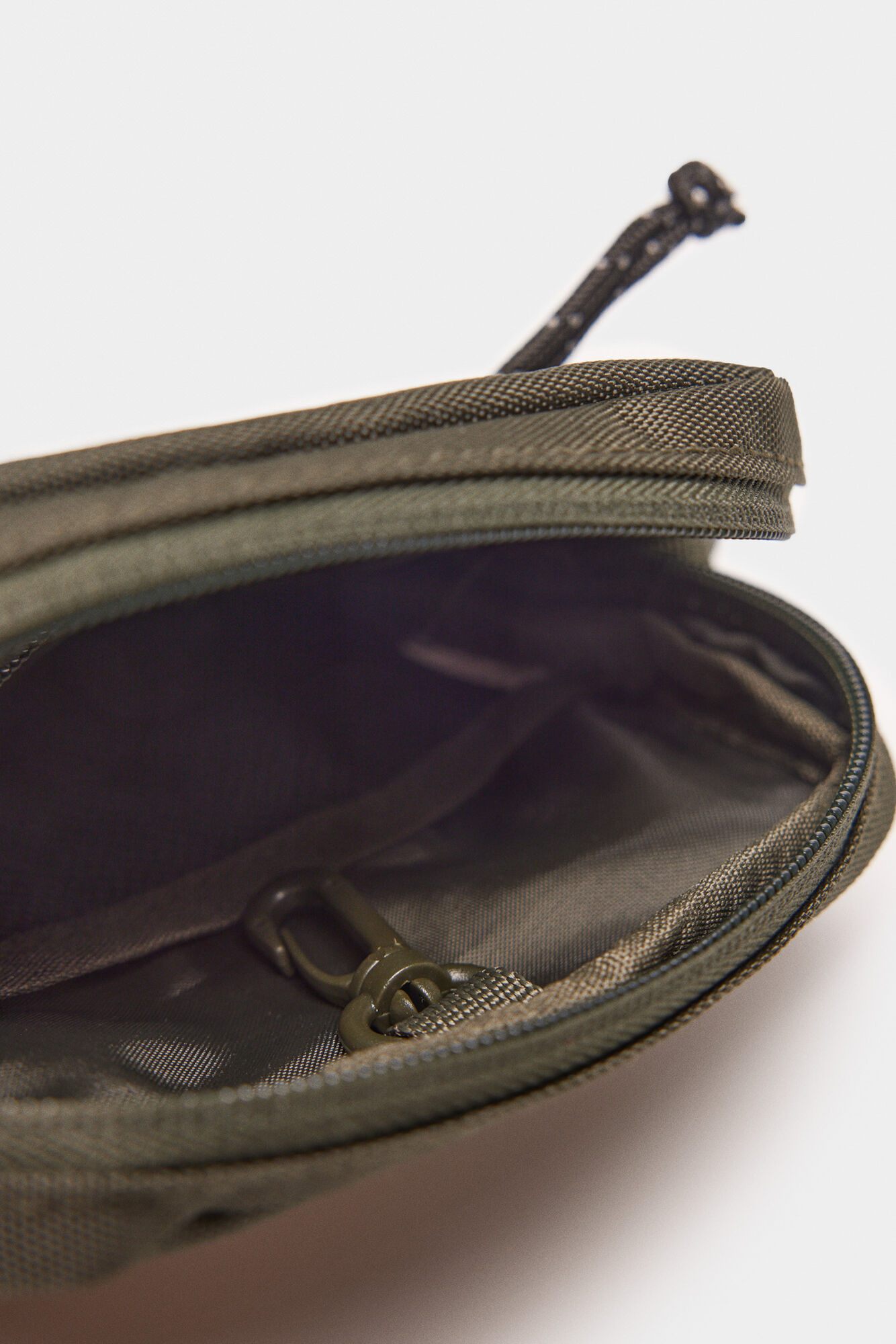 Bolsa transversal pequena verde
