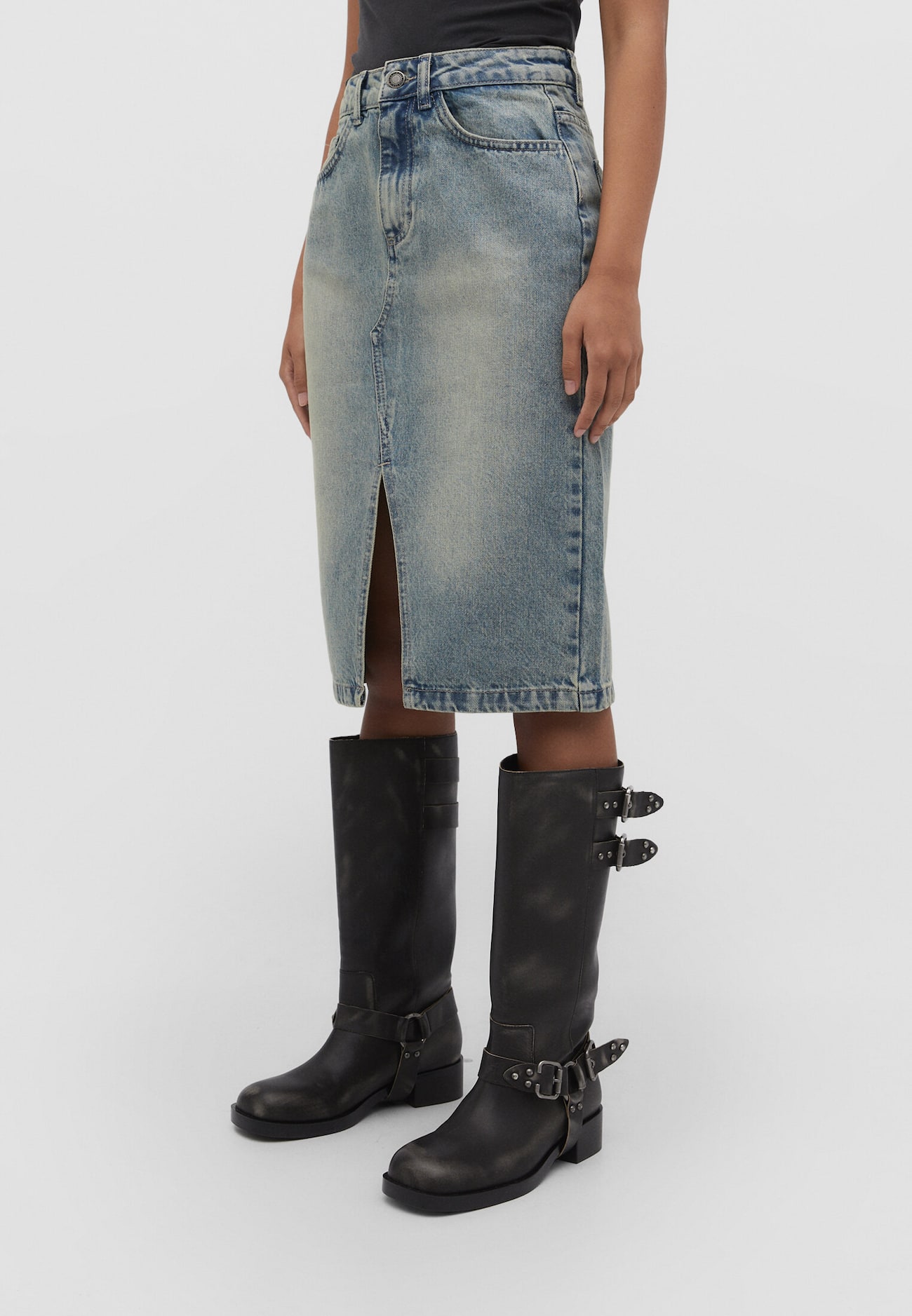 Saia jeans com costura frontal
