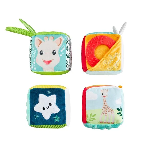 Cubes d'activités   de               Sophie La Girafe®