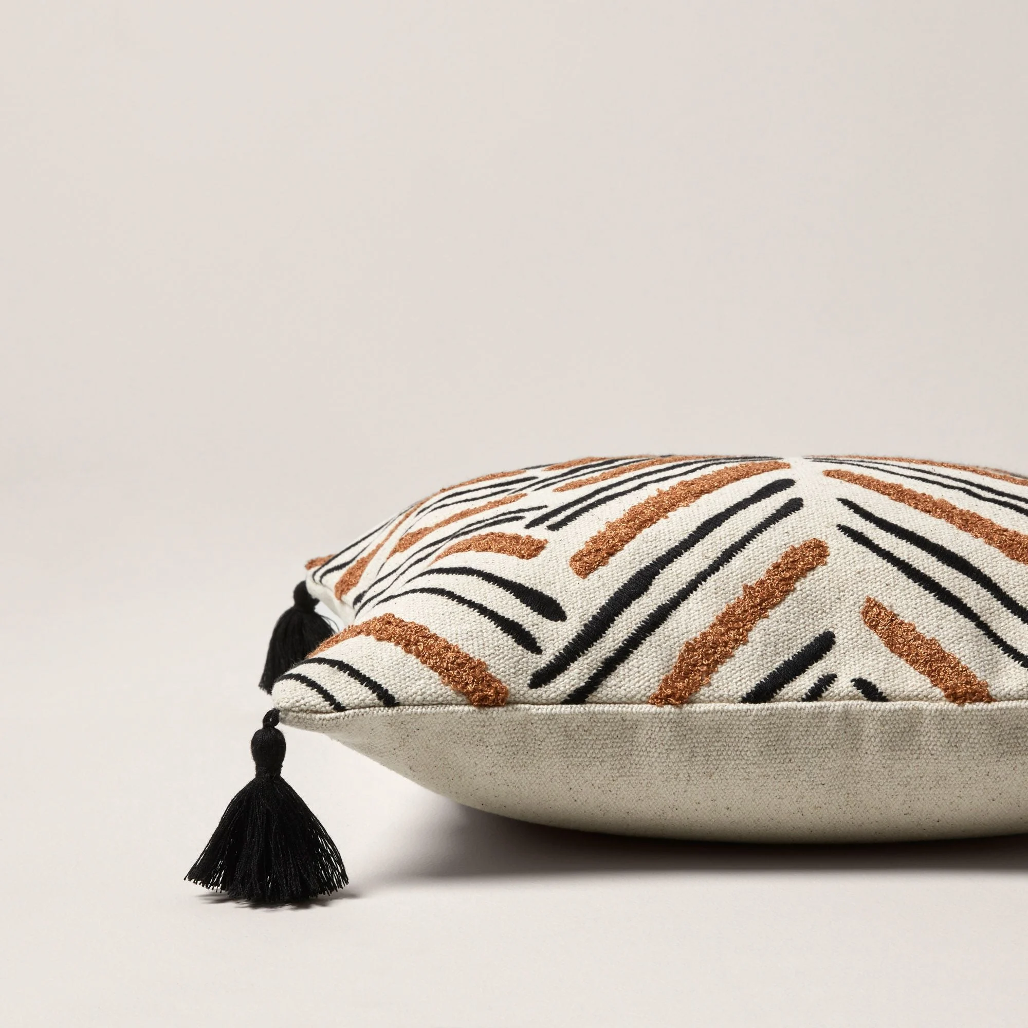 OUMY - Housse de coussin | Beige