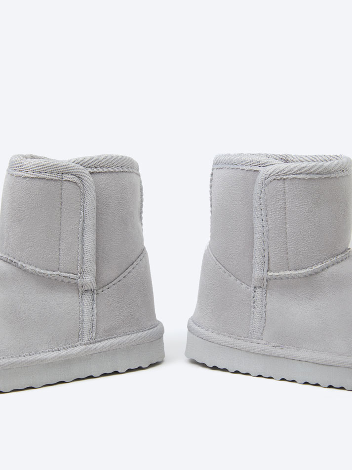 Bota forrada - Cinza