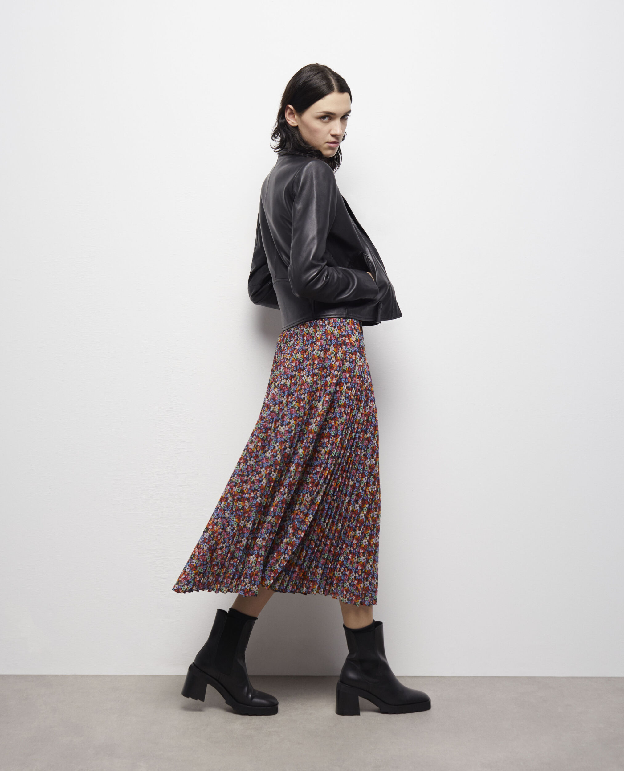 Robe longue multicolore plissée