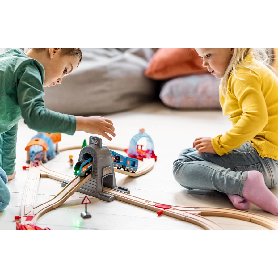 BRIO® WORLD Smart Tech Sound Action Tunnel Reisezug Set