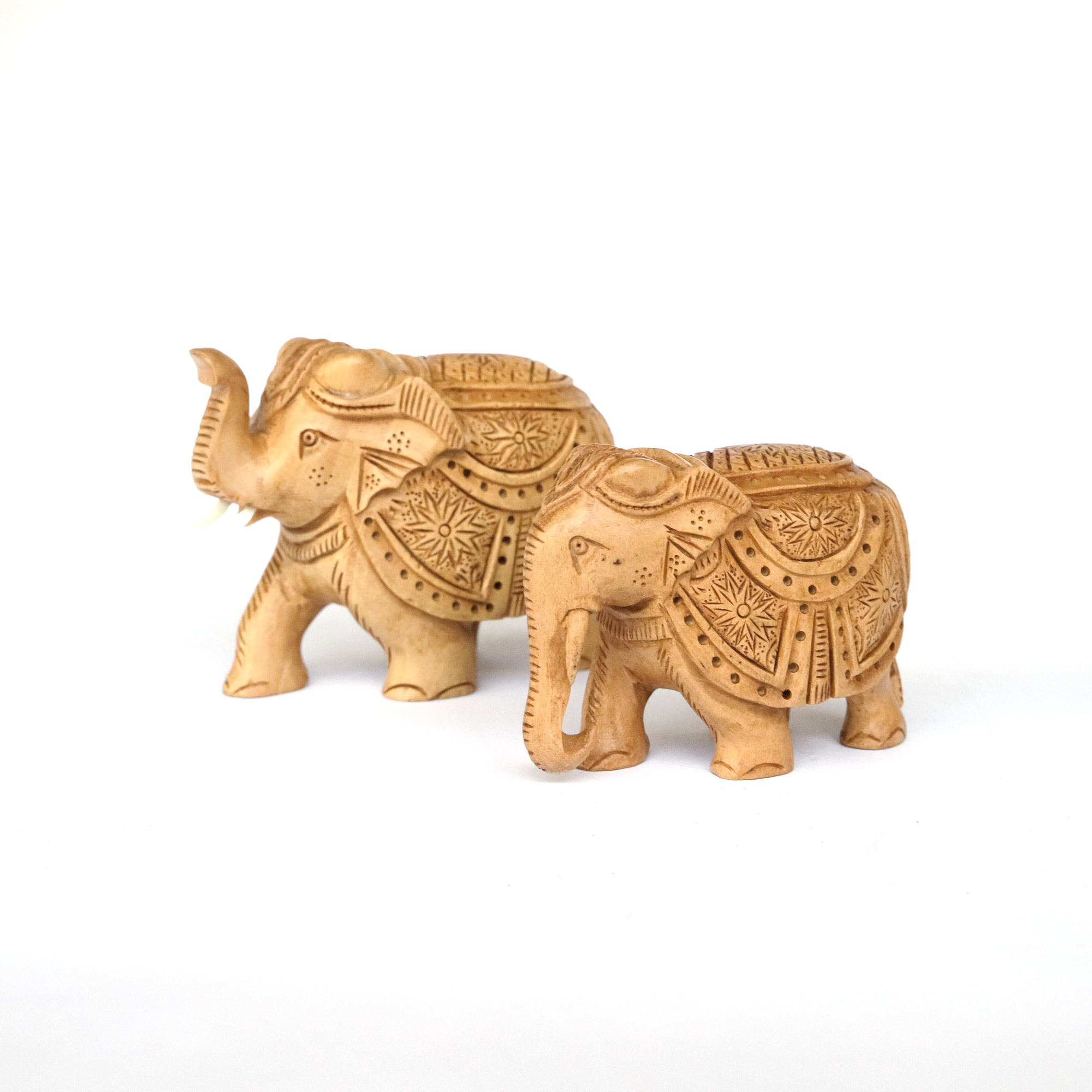 Elefant mit Satteldecke 'Stern' S, natur, B 8,5 cm, H 6,2 cm, T 4,5 cm von fischer's lagerhaus