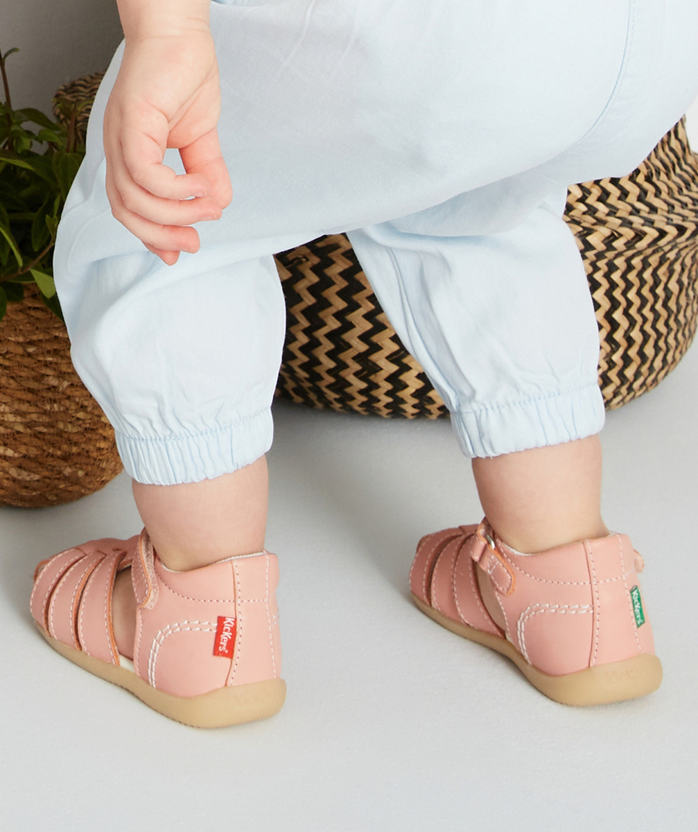 KICKERSLES SANDALES ROSES PREMIERS PAS EN CUIR