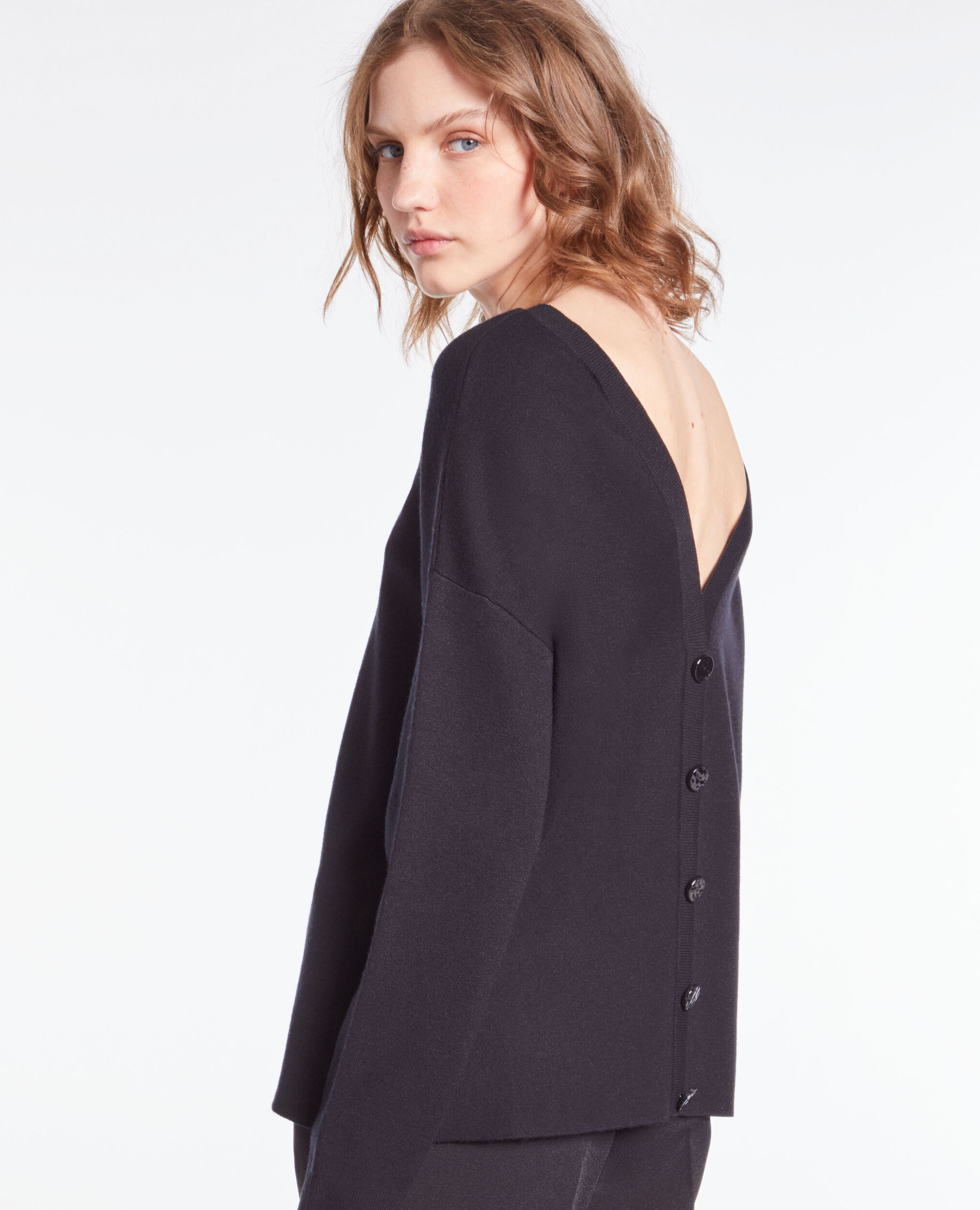 Pull avec boutonnage dans le dos