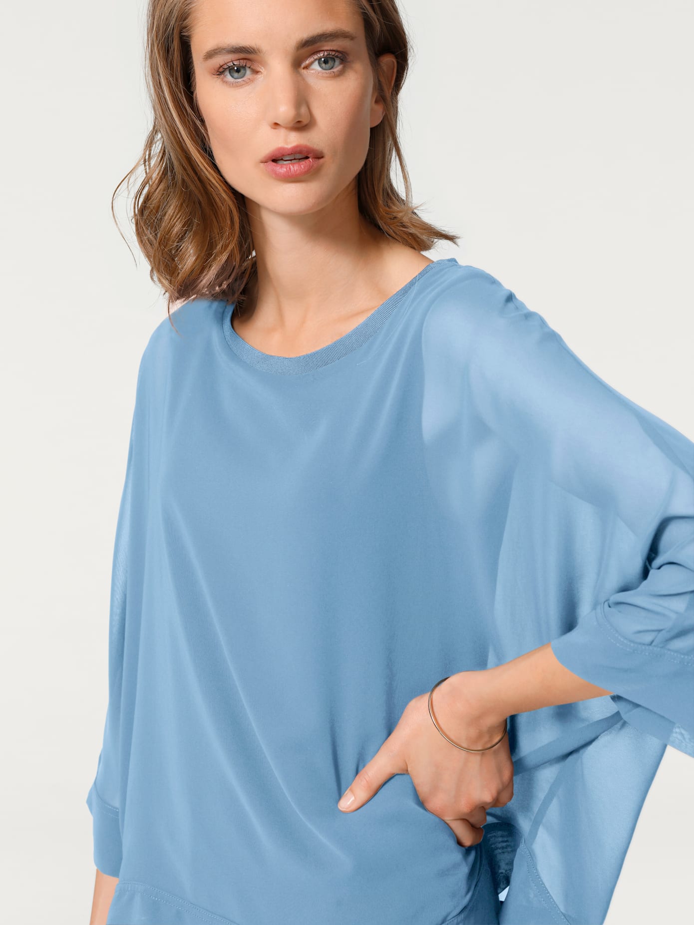 T-shirt look ample tendance