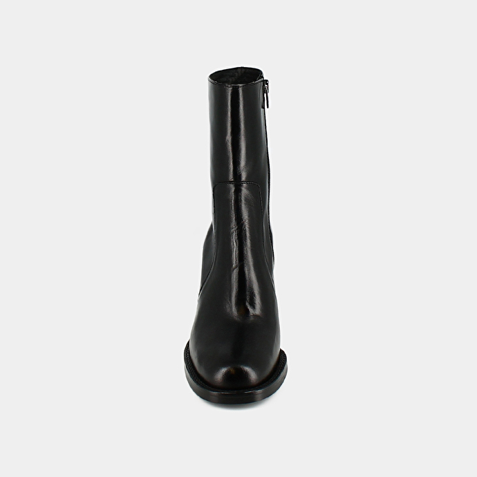 Bottines à talons et surpiqûres  en cuir noir