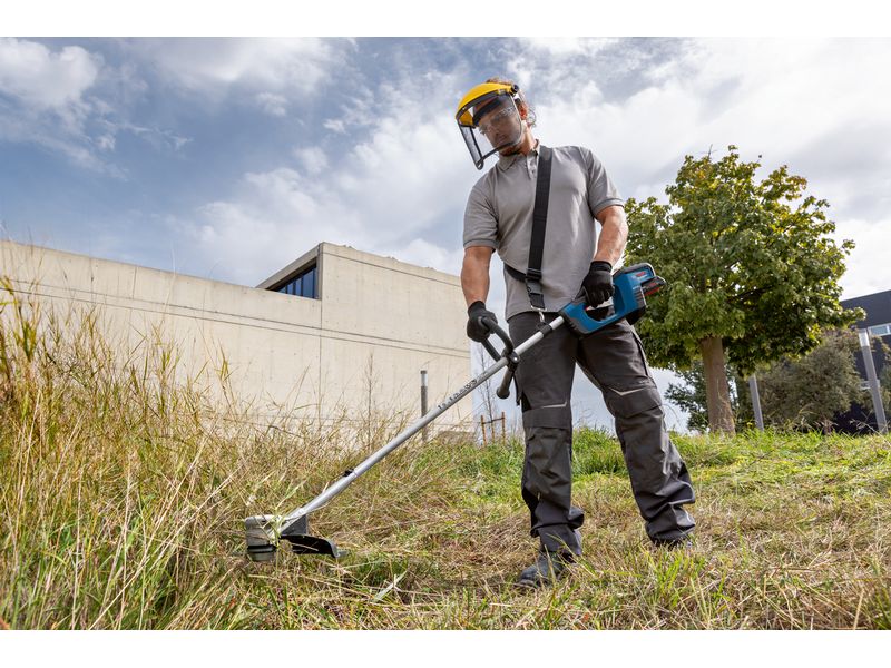 Bosch Professional Akku-Freischneider GFR 18 V-23 PROFESSIO Kraftvoller Freischneider für mühelose Gartenpflege