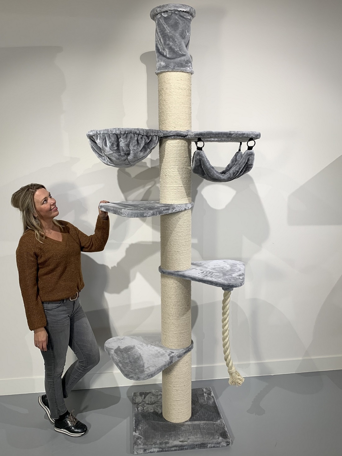 Arranhador para Gatos Maine Coon Tower Crown, Cinza
