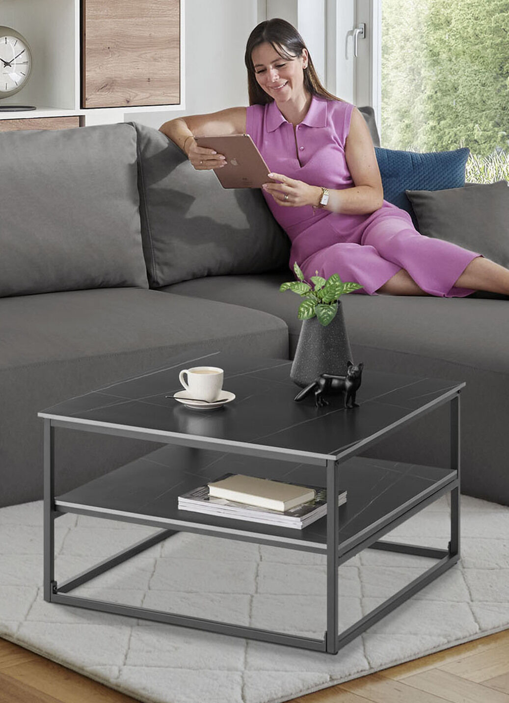 Couchtisch mit praktischer Ablage