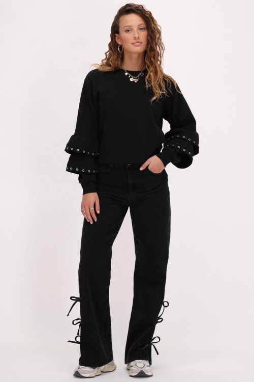 Zwarte sweater met ruffle mouwen & studs