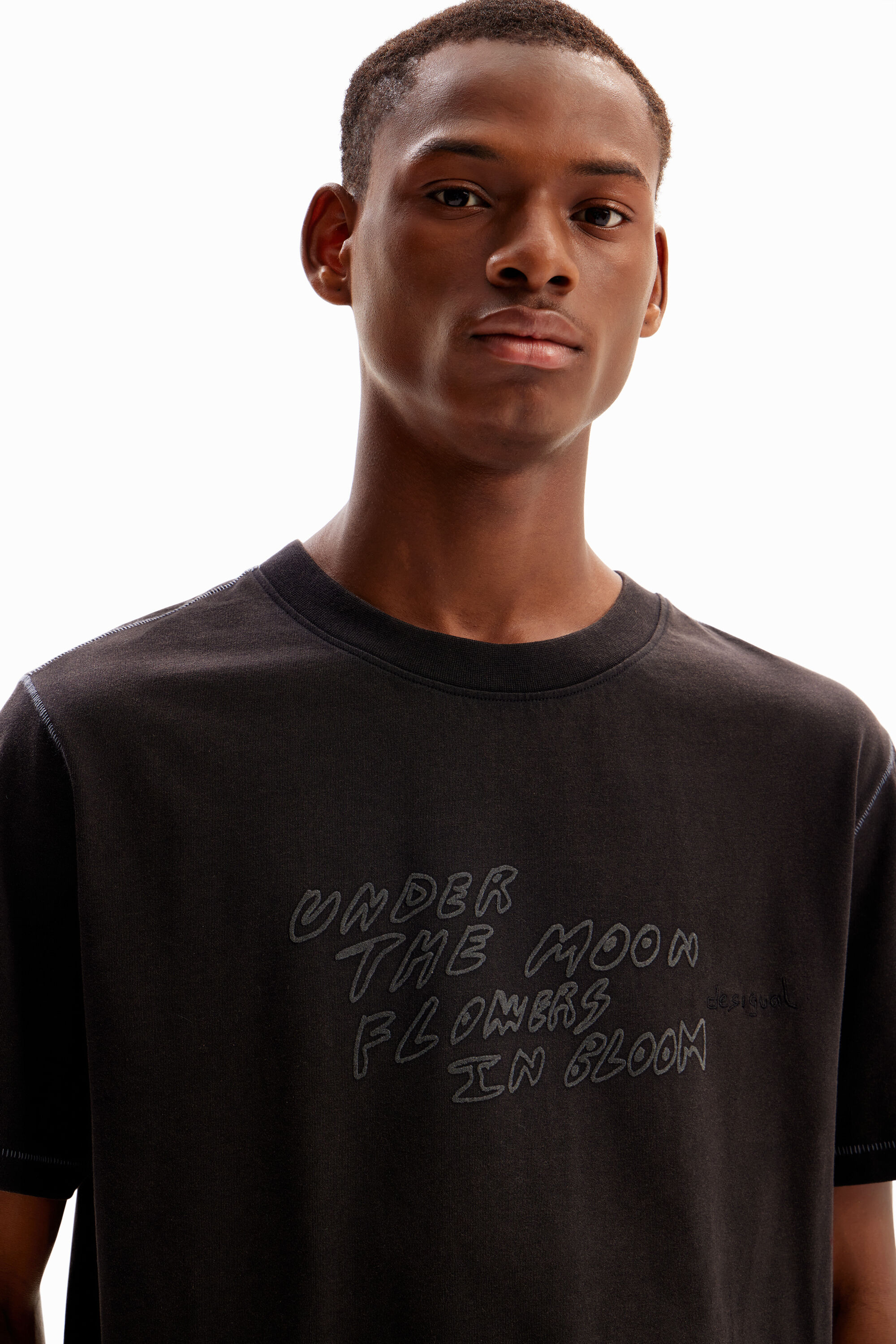 Camiseta com mensagem sobre gatos