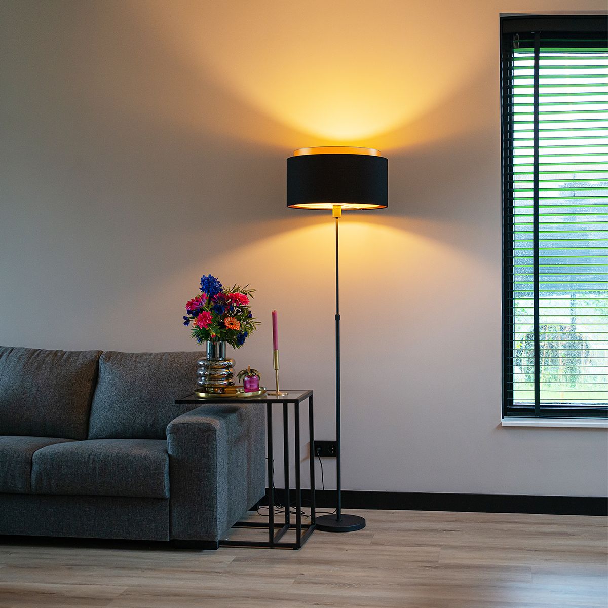 Moderne vloerlamp zwart met goud duo kap - Parte