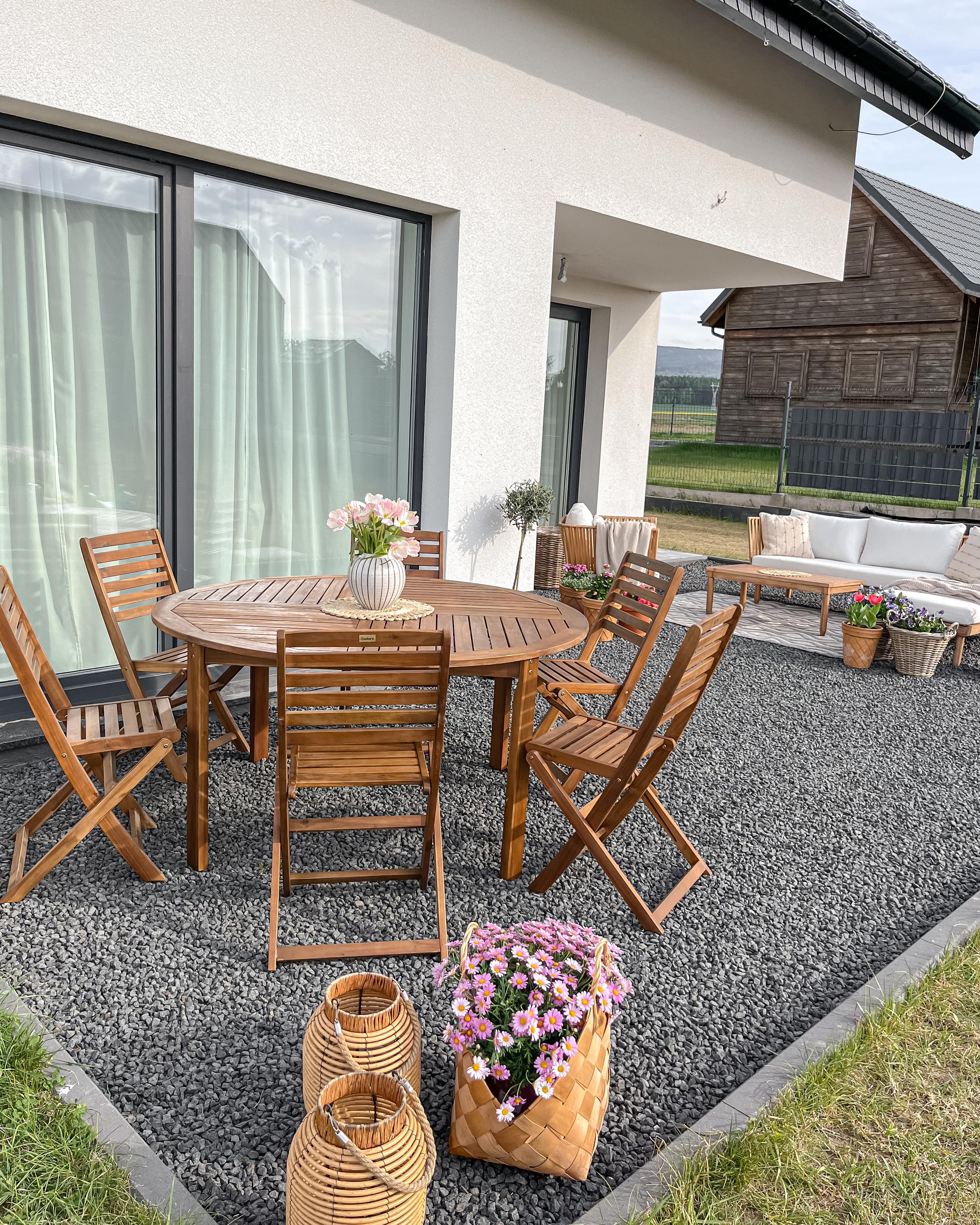 Tuin eettafel TOLVE 150 cm 150 cm Acaciahout Bruin