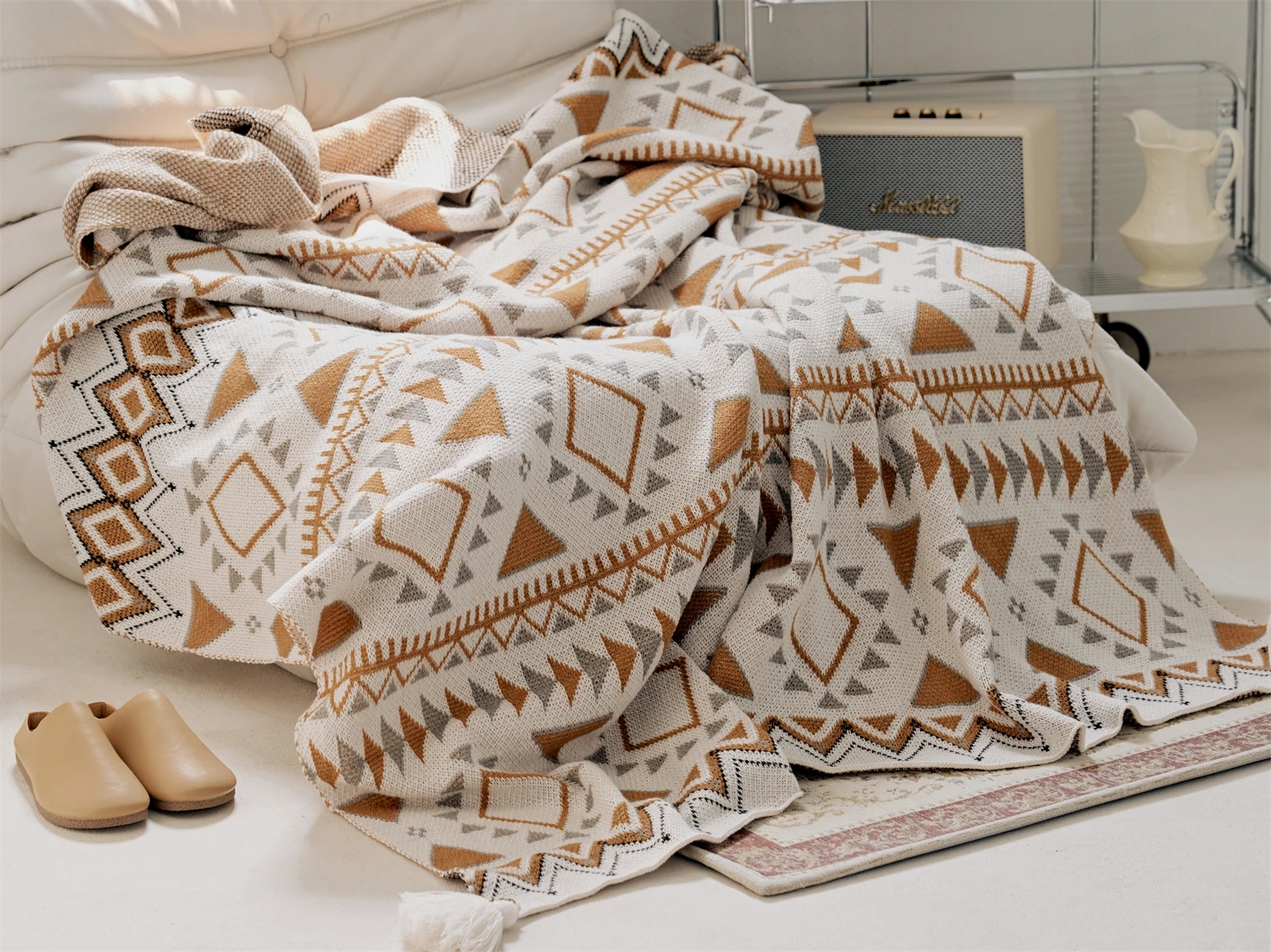 (110x130cm) Boho Kuschel Decke TV Lounge Strickdecke mit Quasten - Creme / Braun