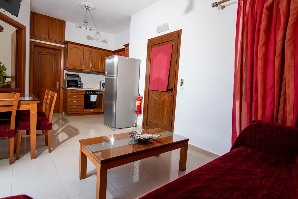 Fly & Go Kaloni Village Logies en ontbijt - Aparthotel