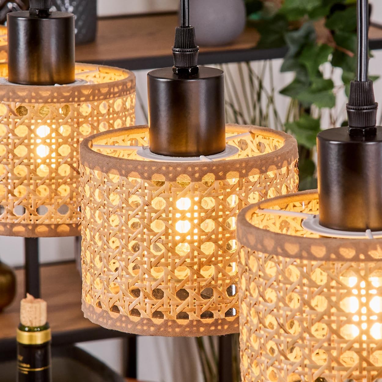 HOFSTEIN Hängeleuchte Barcos, 5-flammige Hängelampe aus Metall/Holz/Rattan/Wienergeflecht/Stoff Schwarz/Natur/Braun, Pendelleuchte im Boho-Design (Ø Schirme 12 cm), E27, Esszimmer, Küche, Wohnzimmer