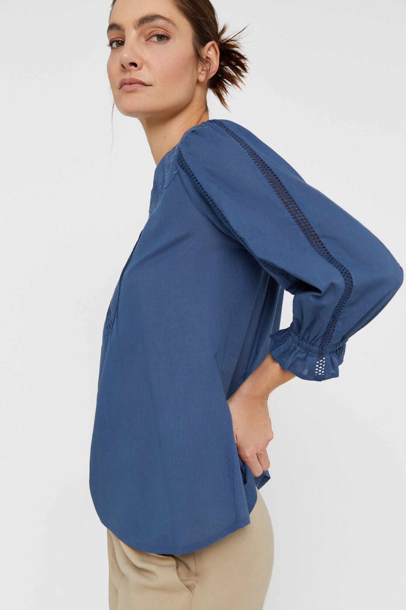 Blusa bordada - Azul escuro