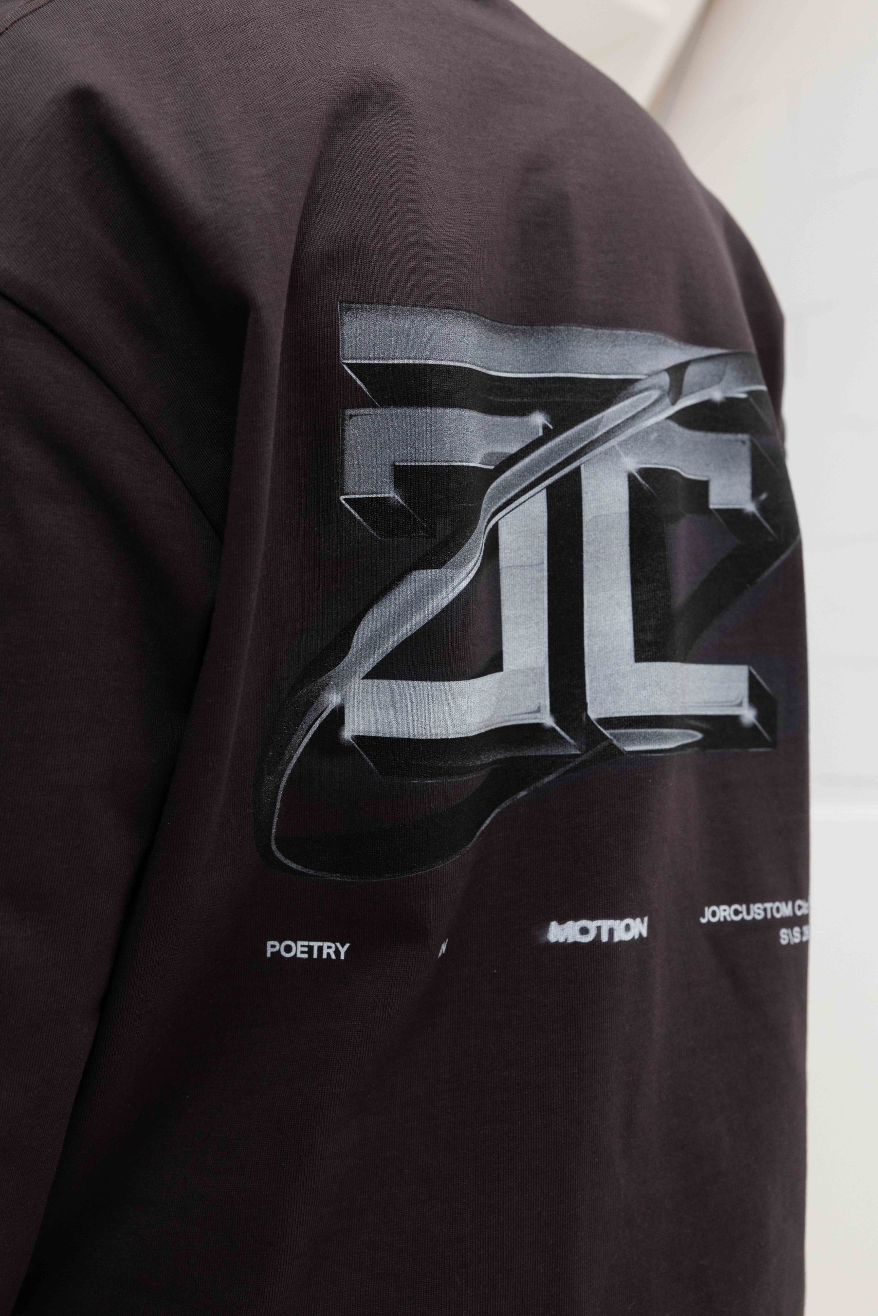 Jorcustom Poetry In Motion Longsleeve T-Shirt Heren Bruin