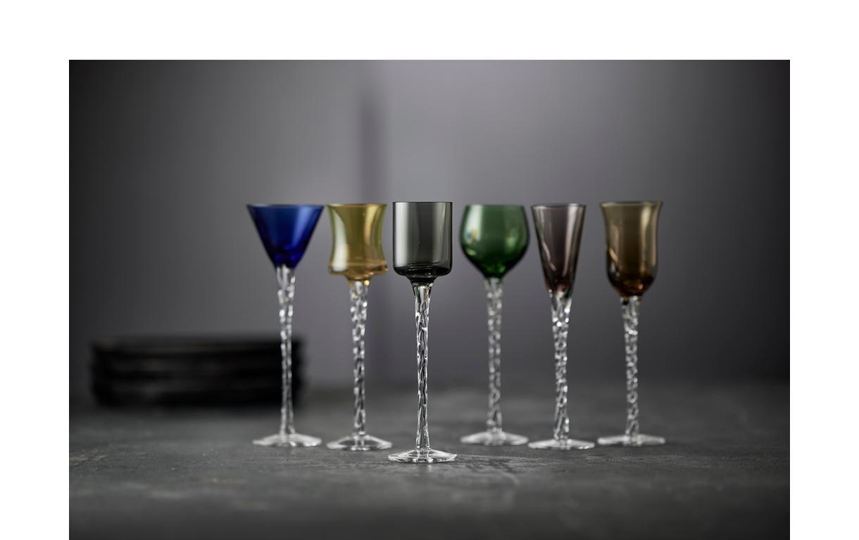 Brandyglas Aquavit London 6 Stück, 2.5 cl bis 5 clVerschiedenfarbige, mundgeblasene Schnapsgläser mit gedrehtem Stiel