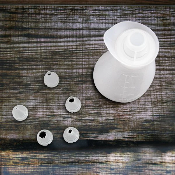 Flacon souple verseur en silicone avec 5 douilles Mathon