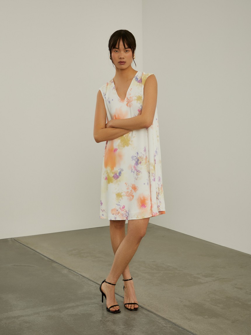 Vestido fluido com padrão tie dye