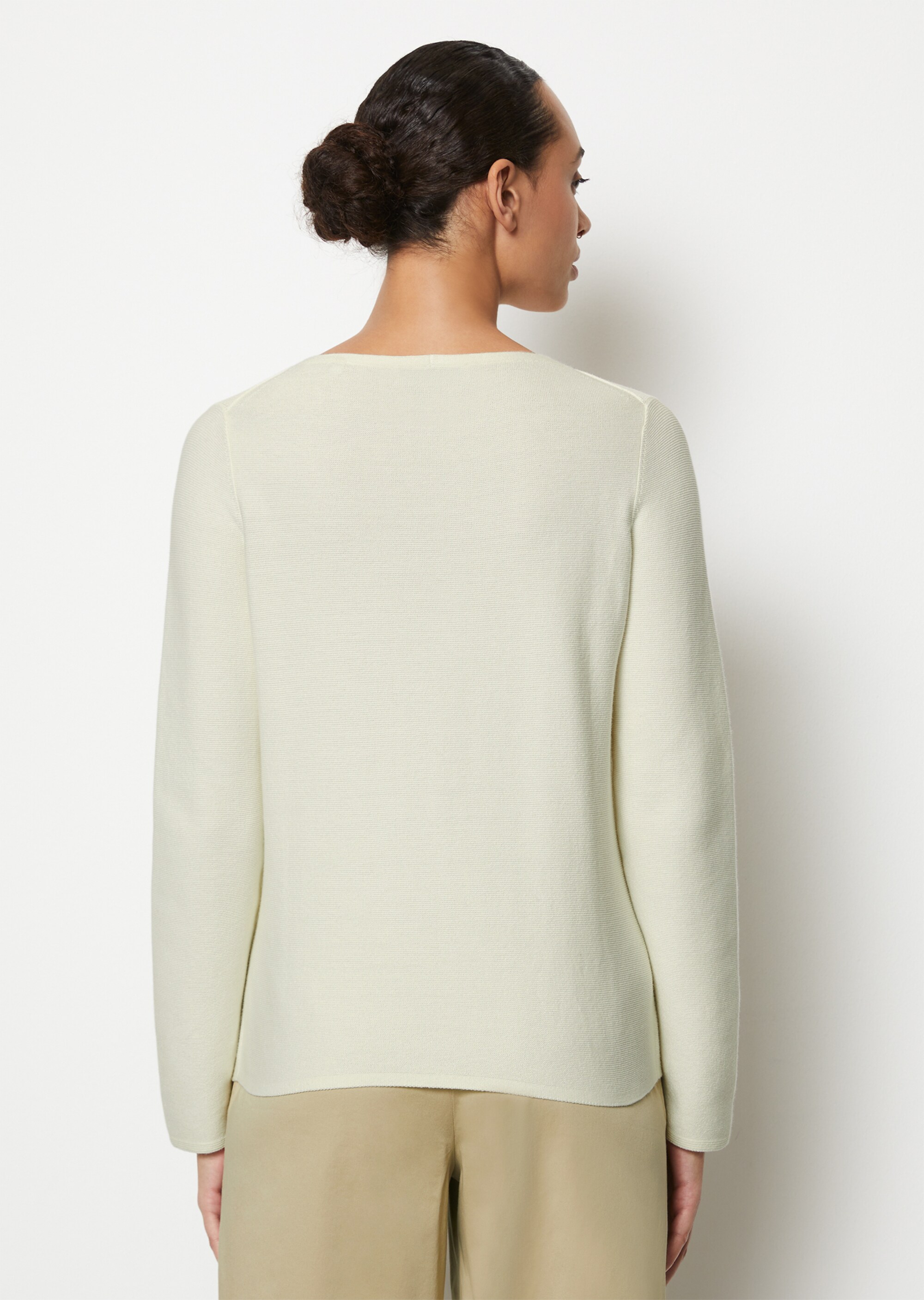 Rundhals-Strickpullover regularmit feinen linken Maschen