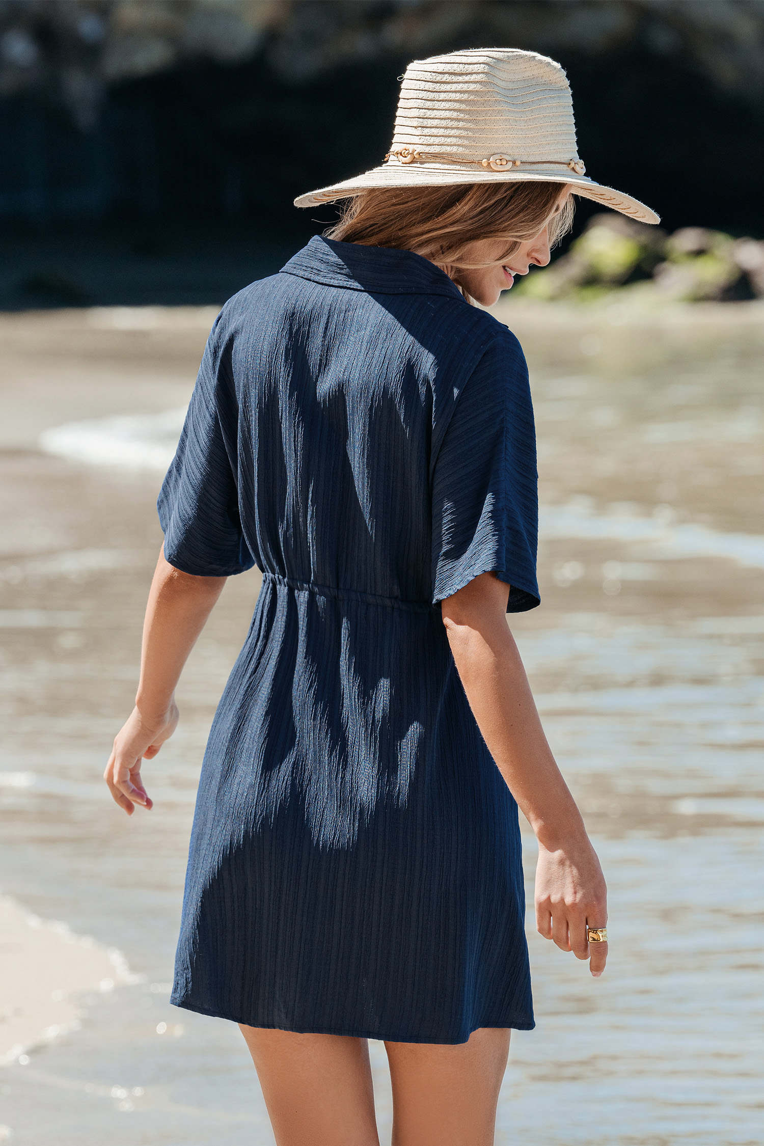 Robe chemise mini à manches courtes et boutons bleu marine