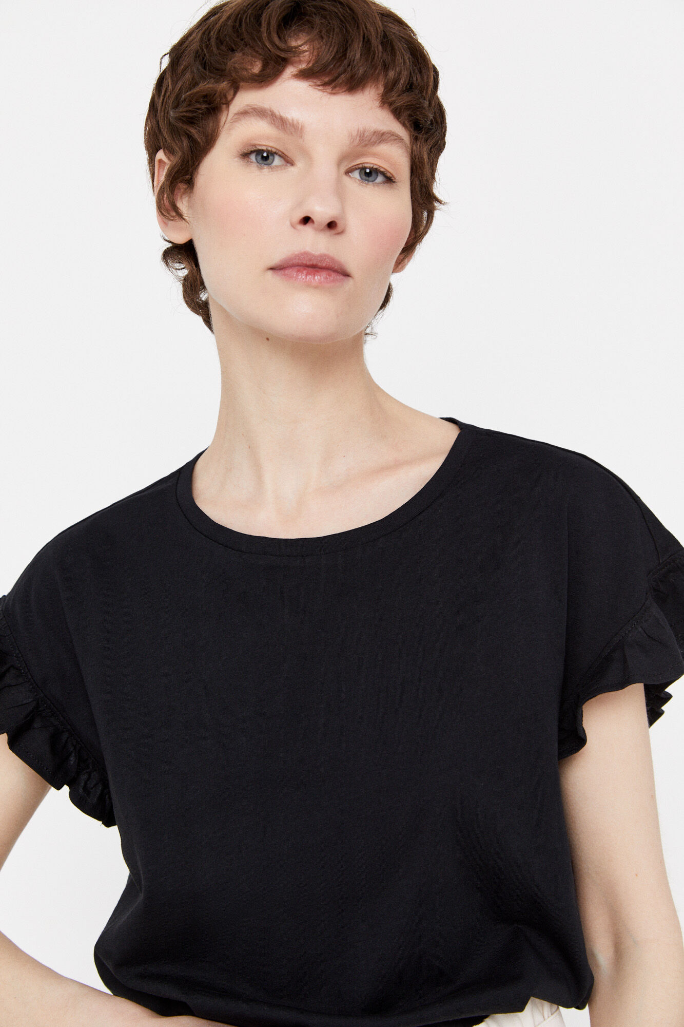 Camiseta com estampa de volante - Preta