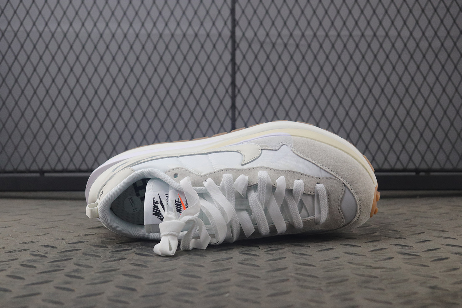 Nike Vaporwaffle Sacai Sail Gum