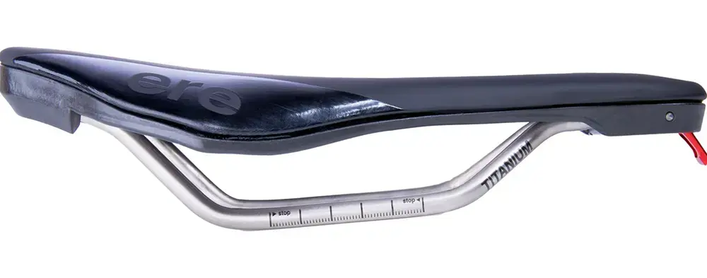 Ere Research Genus Pro TT Fietszadel Zwart