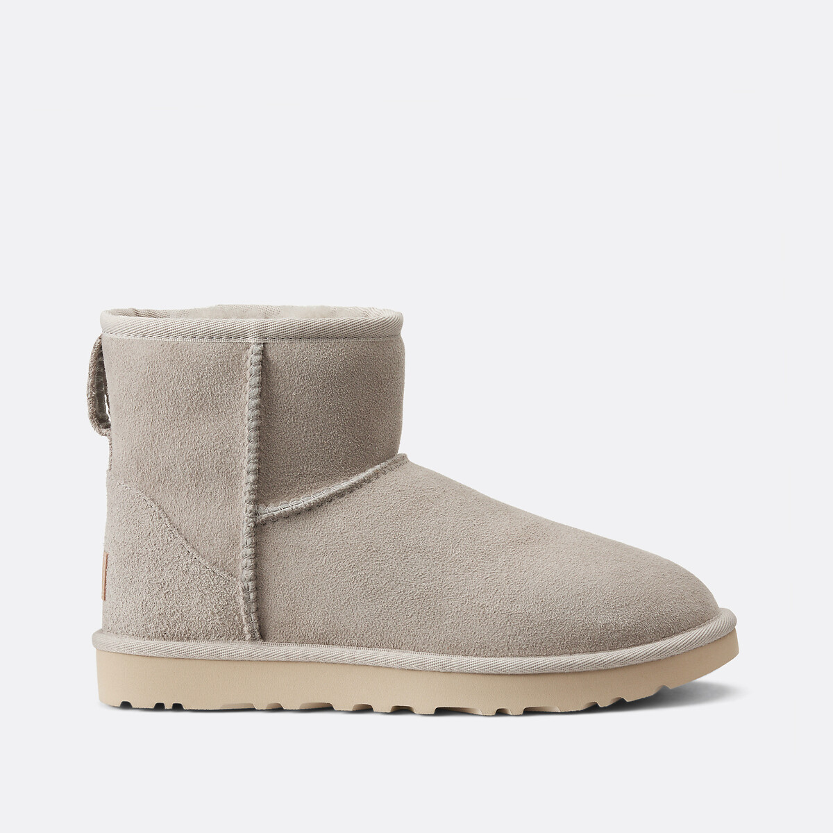 UGG<br>Botas Gevoerde Classic Mini II
