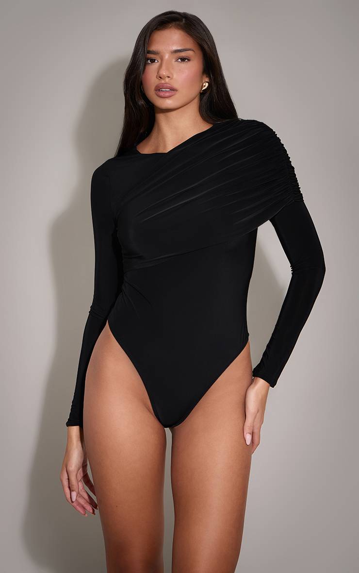 Noir Body À Manches Longues En Tissu Slinky Double Couche Avec Détail Cape