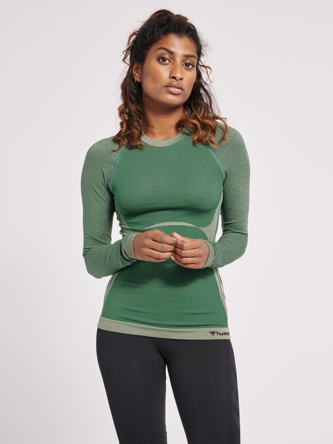 hmlCLEA SEAMLESS TIGHT T-SHIRT L/S