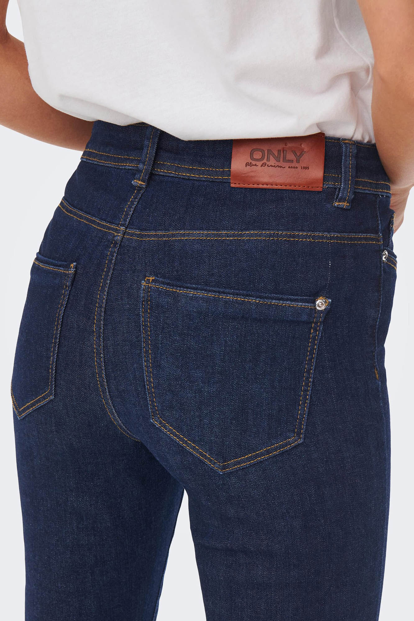Calça jeans flare de cintura alta