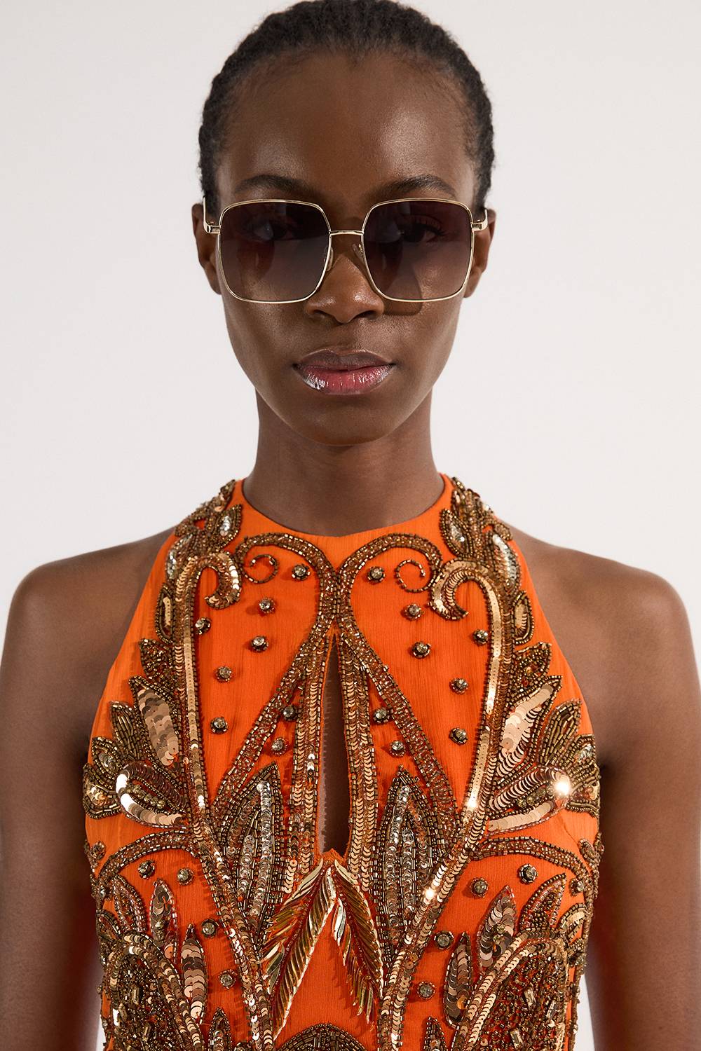 KarenMillen Robe maxi tissée longue à encolure halter avec détails de perles bugle