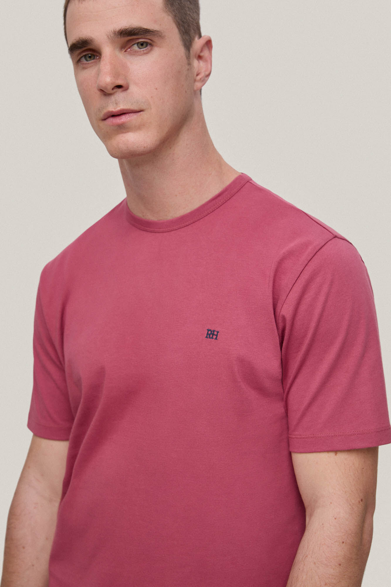 Camiseta básica - Bordô
