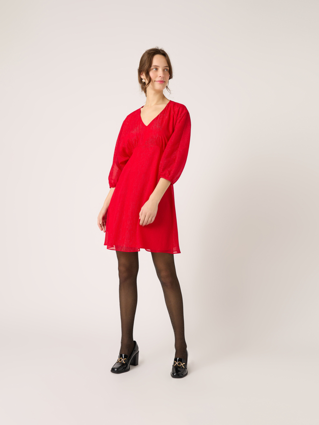 Robe courte à manches longues