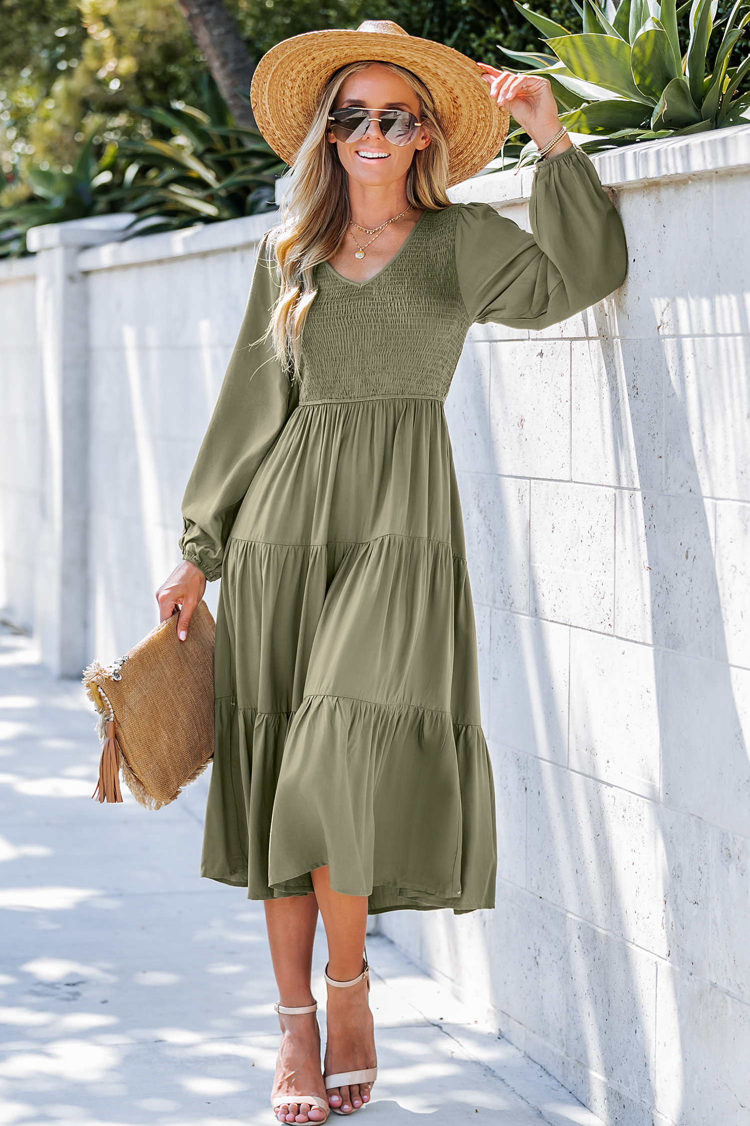 Robe maxi à col en V et à smocks olive