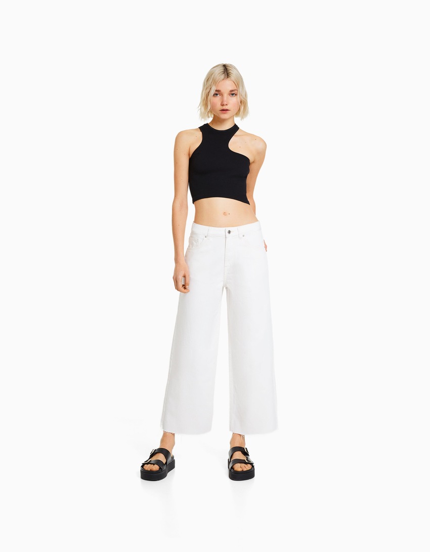 calças jeans cropped de perna larga