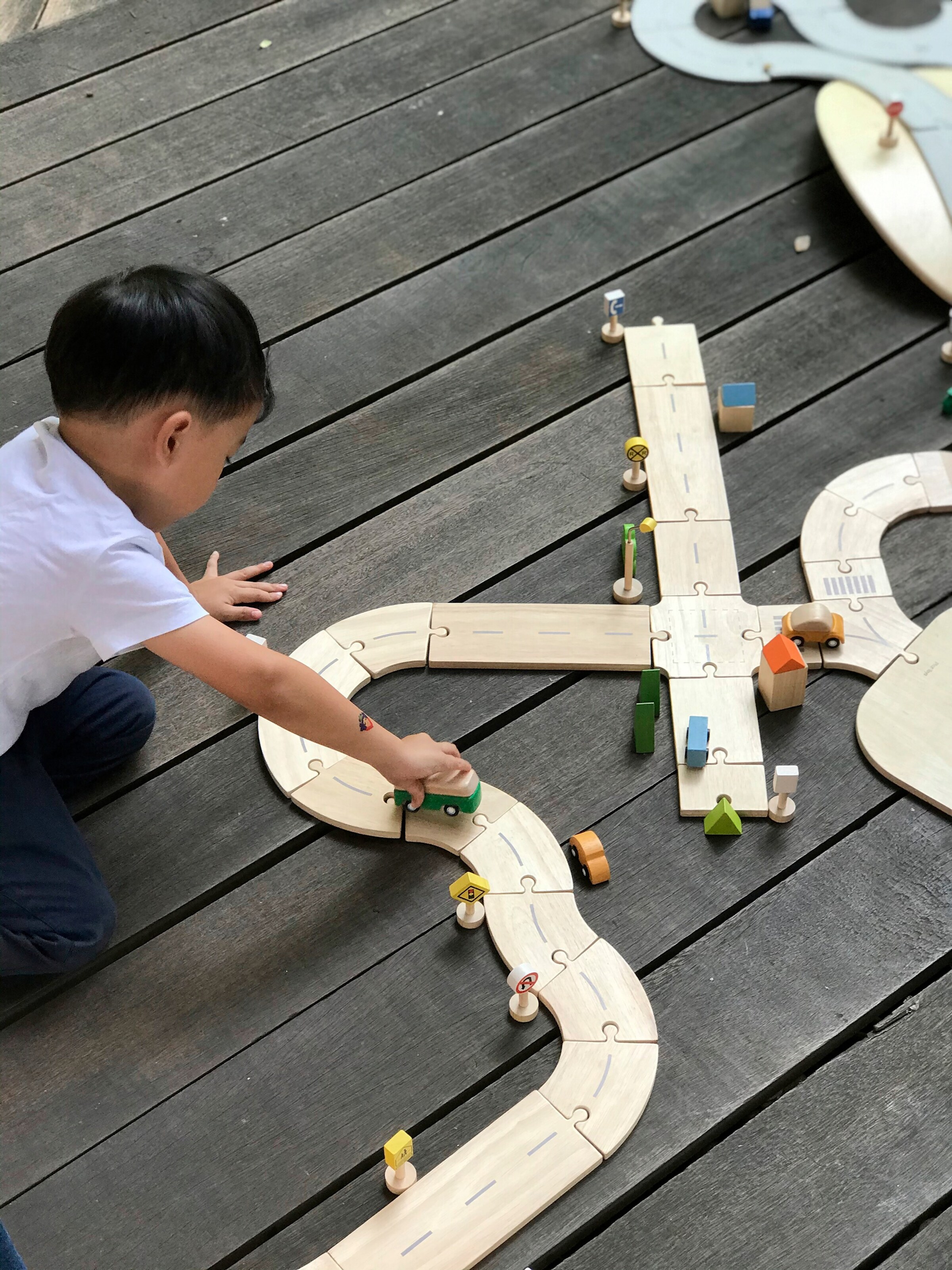 PlanToys Straßensystem Holz